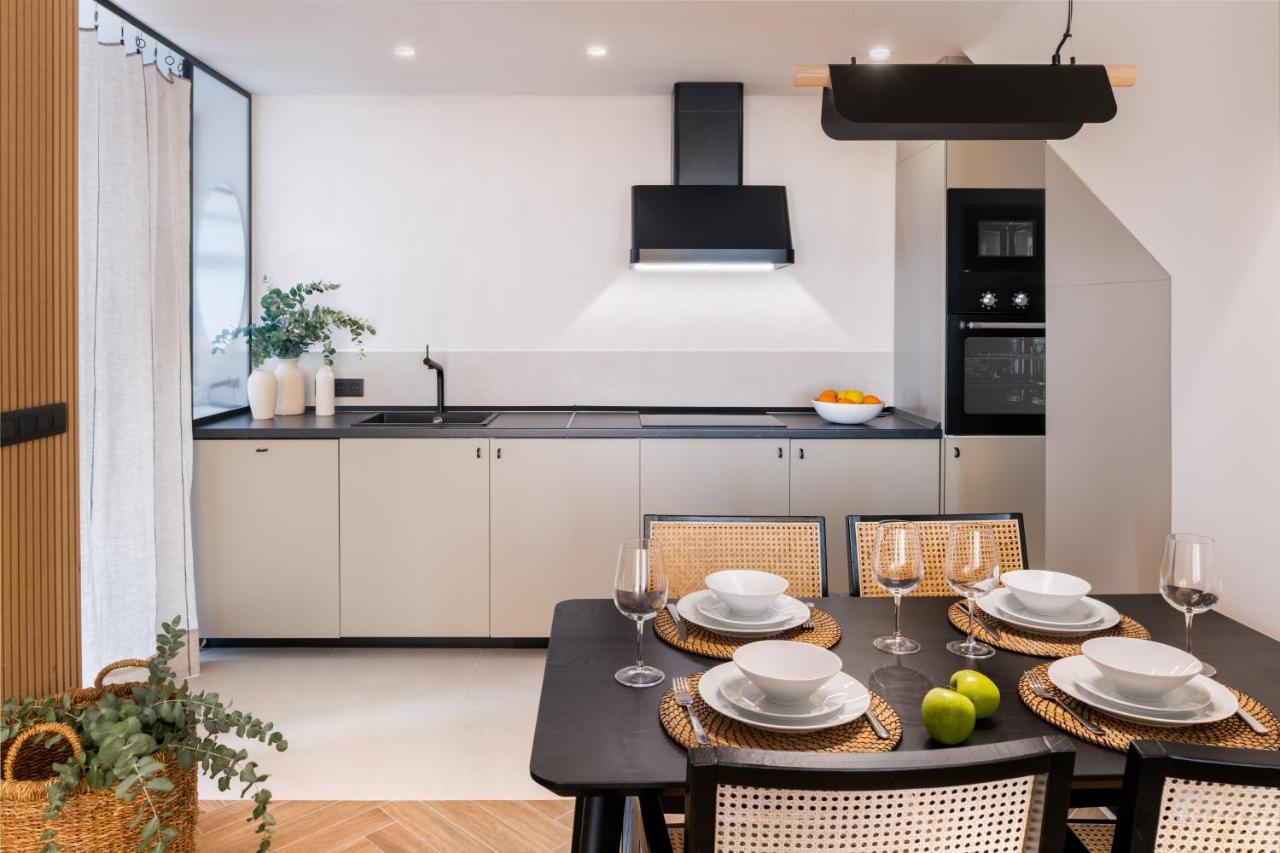 Magno Apartments Robles With Jacuzzi And Private Parking Sevilla Exteriér fotografie
