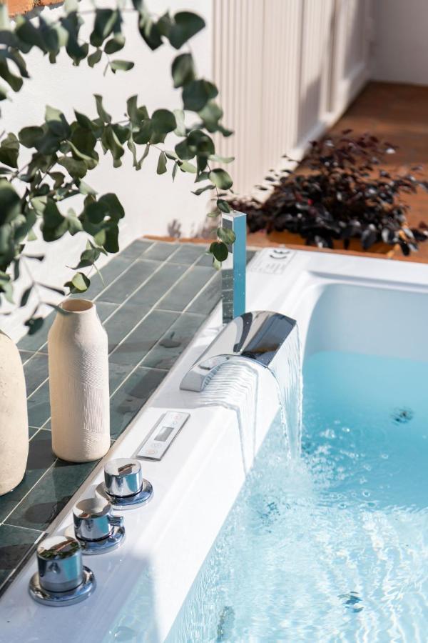 Magno Apartments Robles With Jacuzzi And Private Parking Sevilla Exteriér fotografie